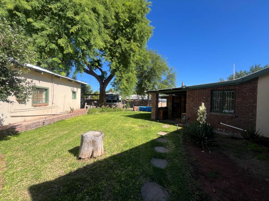 5 Bedroom Property for Sale in Die Rand Northern Cape